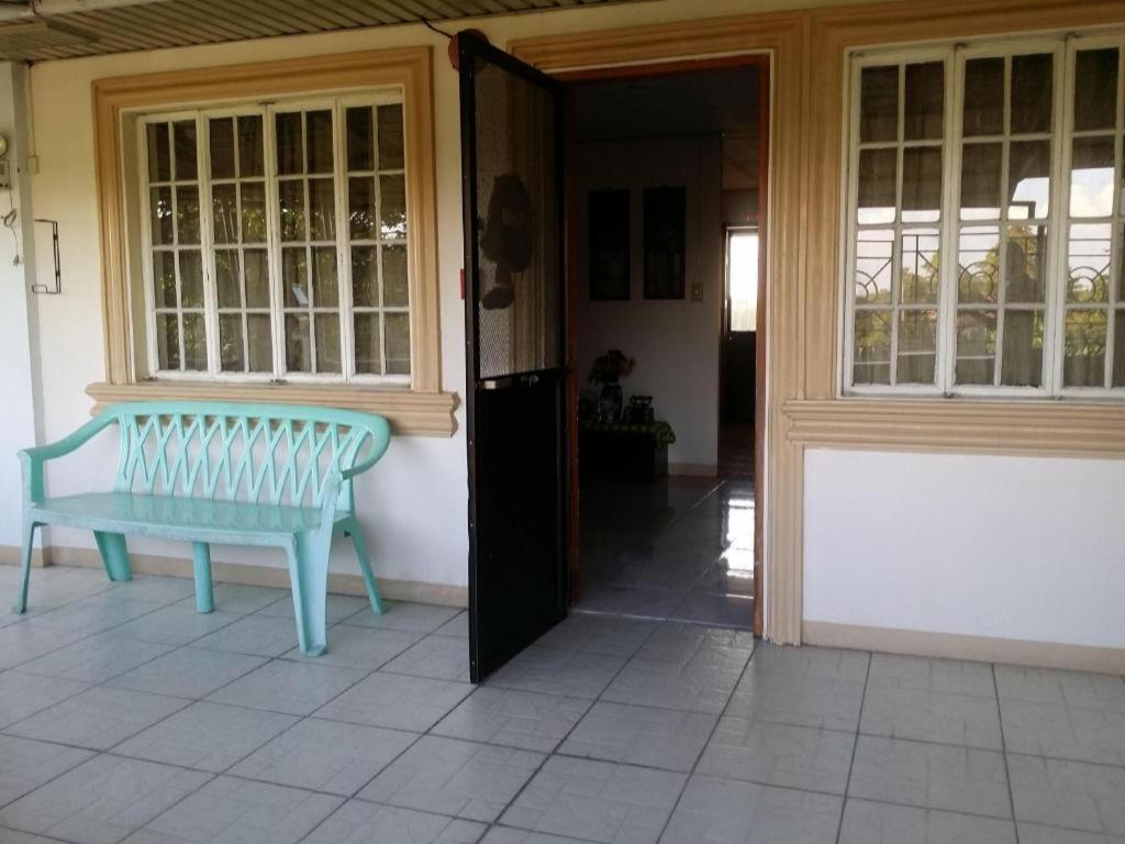 Bridgeview Hotel Laoag Exterior photo