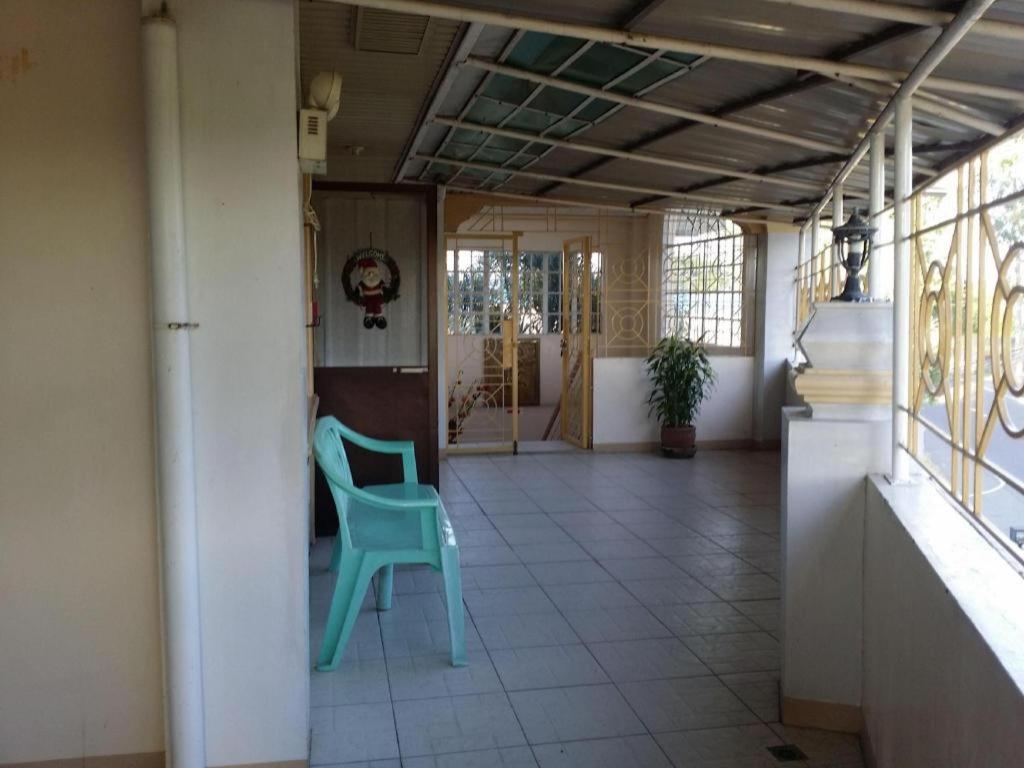Bridgeview Hotel Laoag Exterior photo